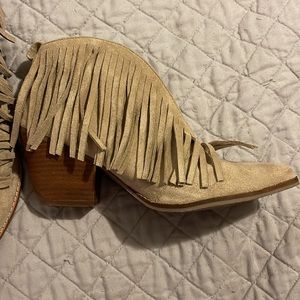 Coconuts by Matisse Lambert size 9 in perfect shape! GREAT BOOT! Almost NEW!